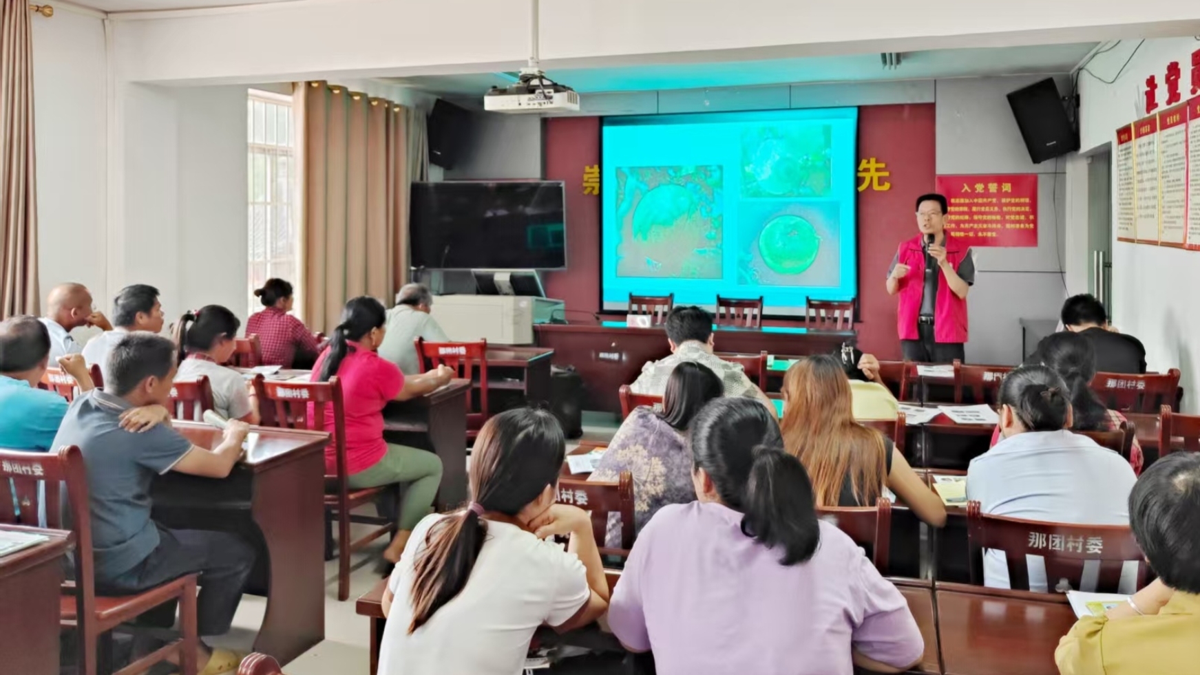 良庆区科协开展百香果种植技术培训